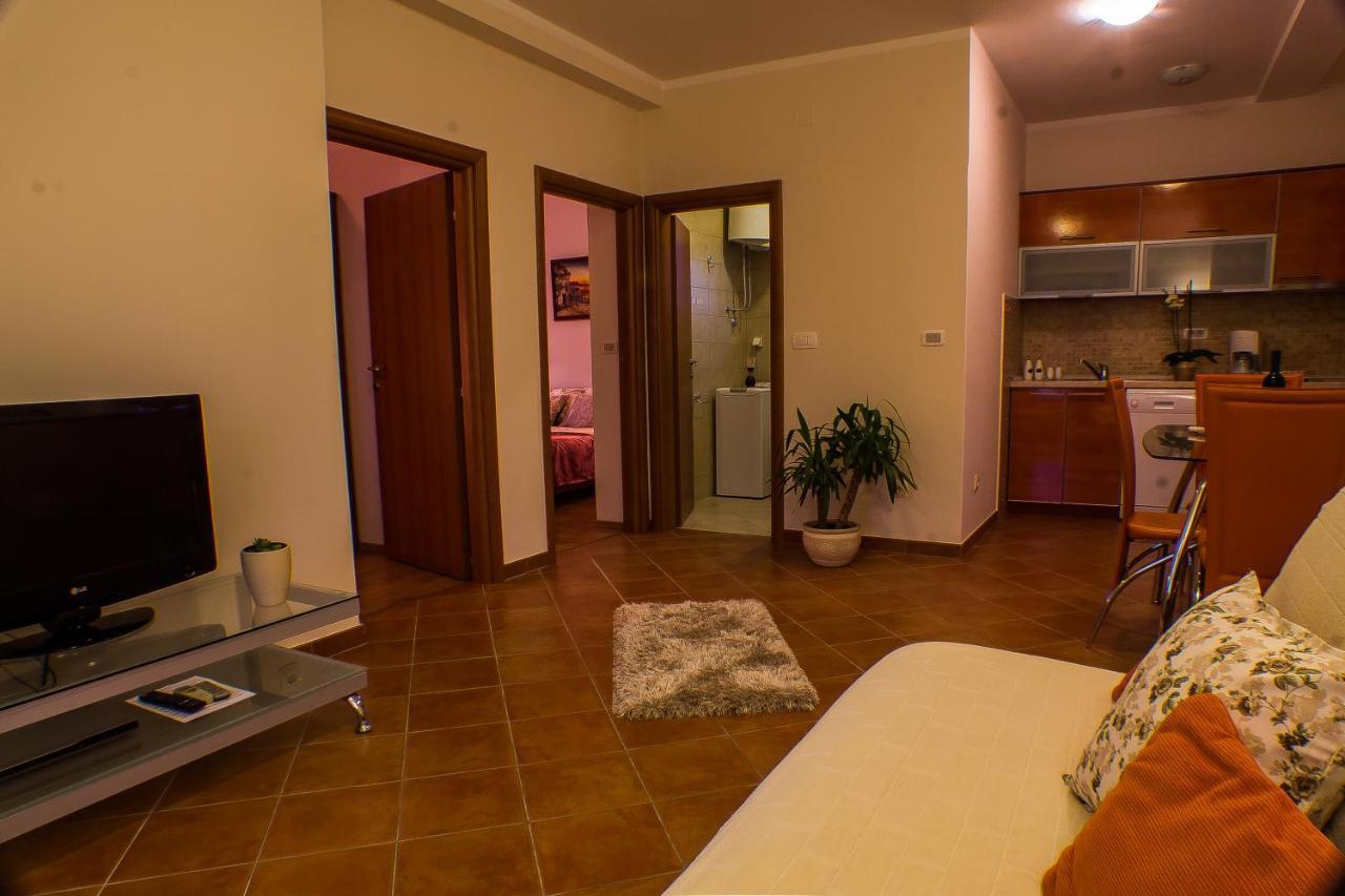 Dmm Apartments Tivat Exterior photo