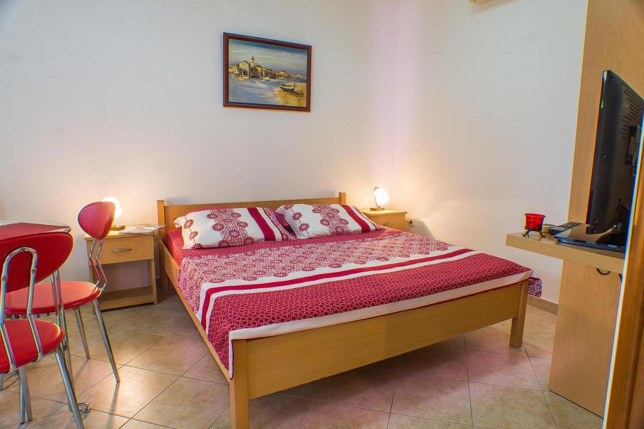 Dmm Apartments Tivat Exterior photo