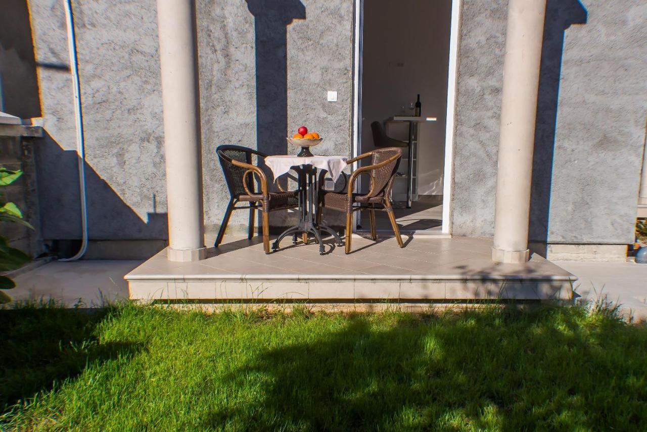 Dmm Apartments Tivat Exterior photo
