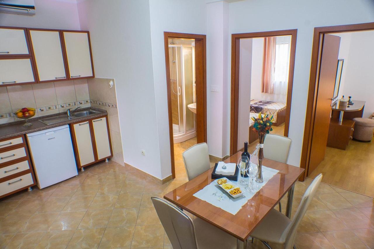 Dmm Apartments Tivat Exterior photo